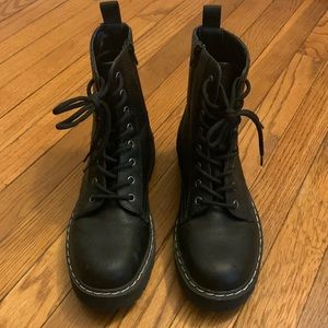 Combat boots